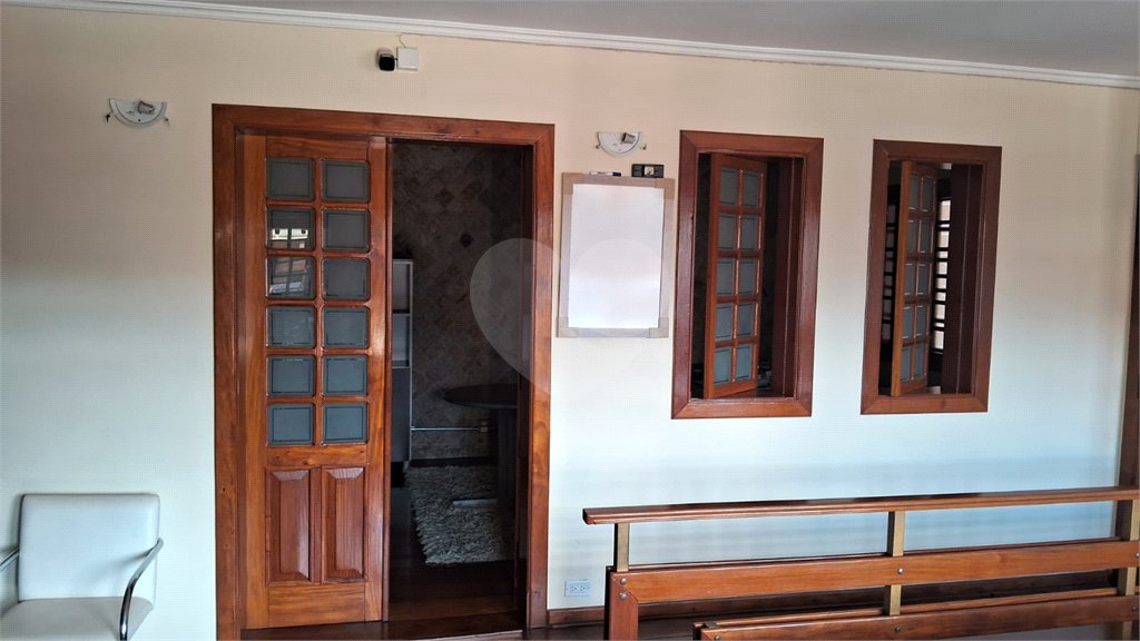 Sobrado à venda com 4 quartos, sendo 2 suítes, em Jardim Quisisana, Poços de Caldas, MG