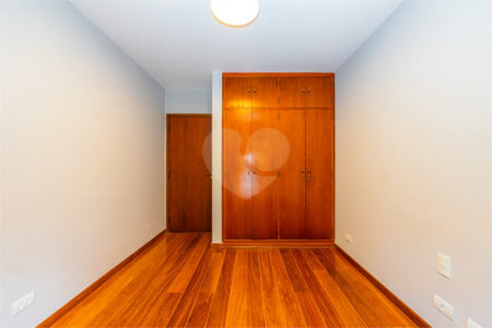 Casa à venda com 4 quartos, sendo 2 suítes, em Jardim Marajoara, São Paulo, SP