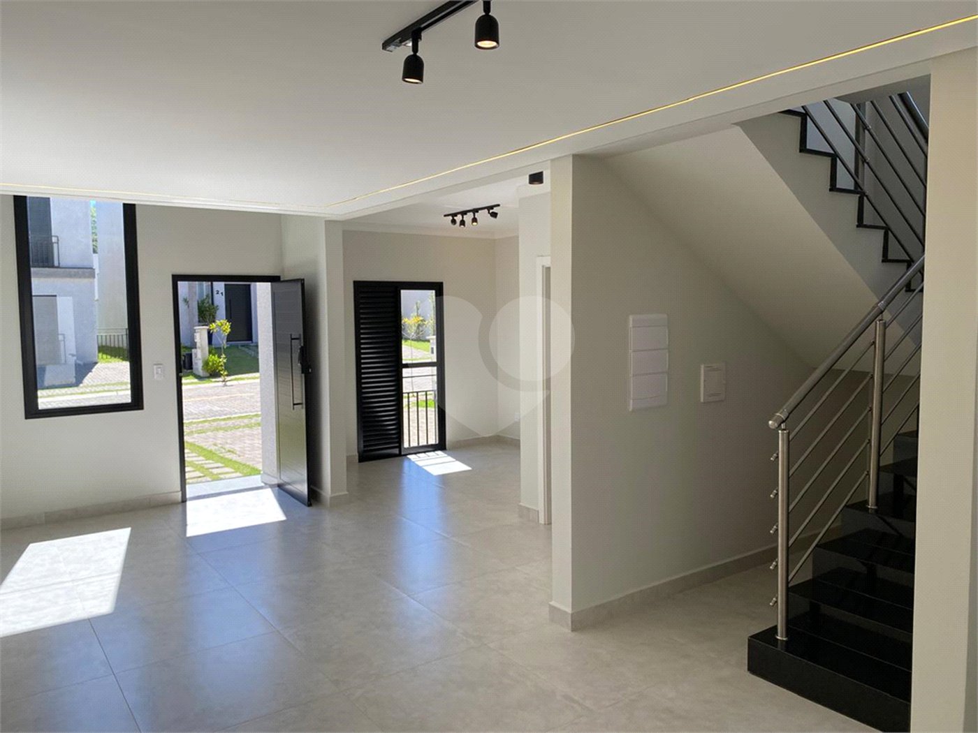 Casa à venda com 3 suítes no condomínio Villaggio Maranello, Vinhedo - SP