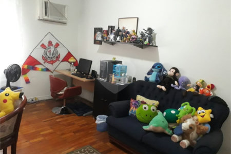 Casa à venda com 3 quartos, sendo 1 suíte, em Campo Belo, São Paulo, SP
