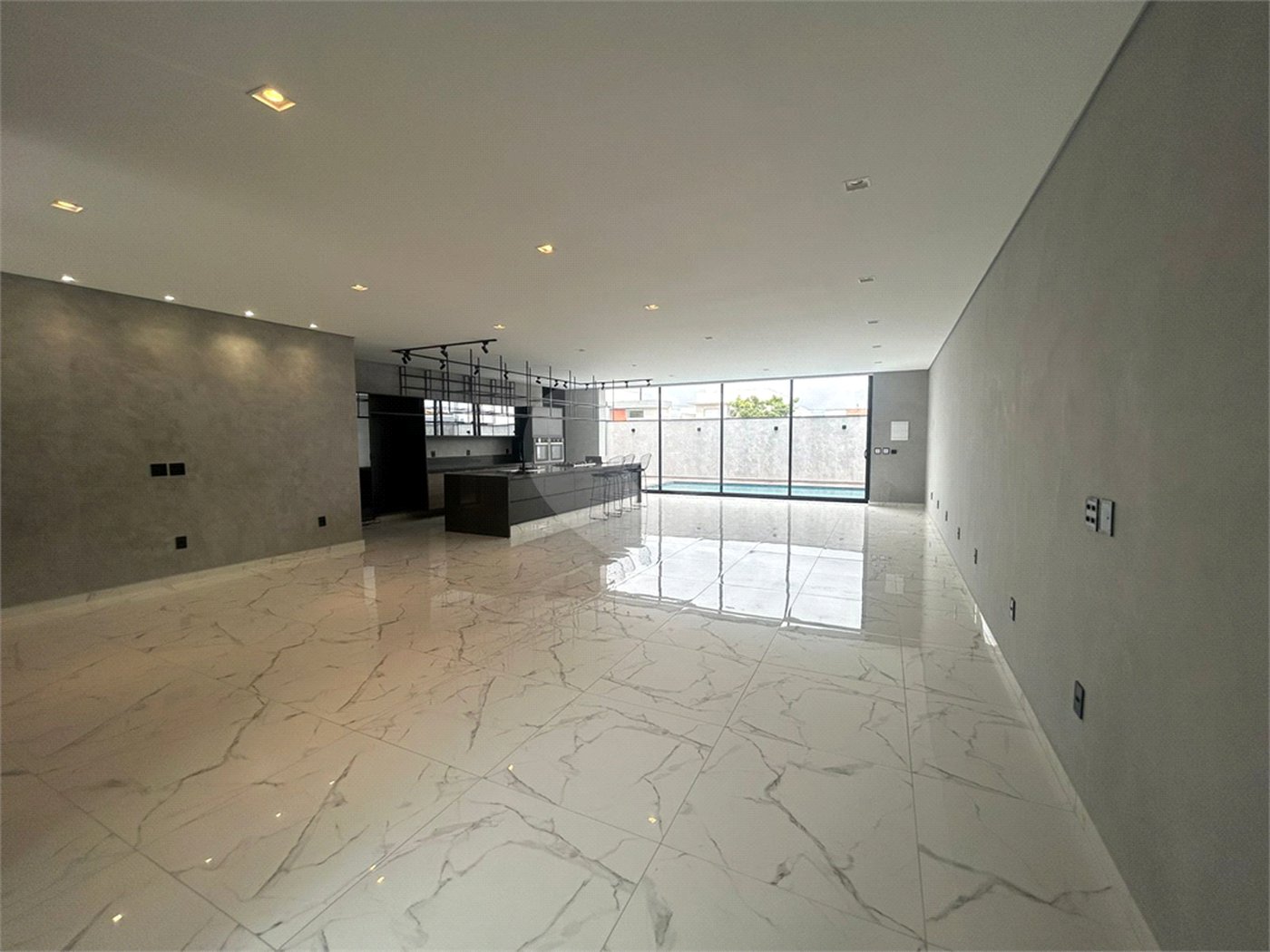 Casa à venda com 4 suítes no condomínio Residencial Chácara Ondina, Sorocaba - SP