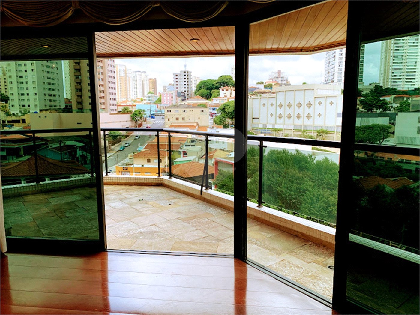 Apartamento à venda ou para alugar com 4 quartos, sendo 2 suítes, em Santana, São Paulo, SP
