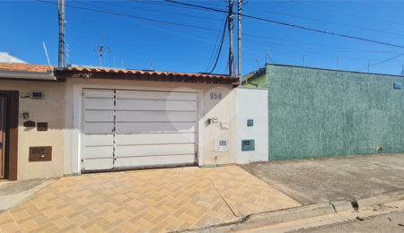 Casa à venda com 3 quartos, sendo 1 suíte, em Vila Carolina, Itapetininga, SP