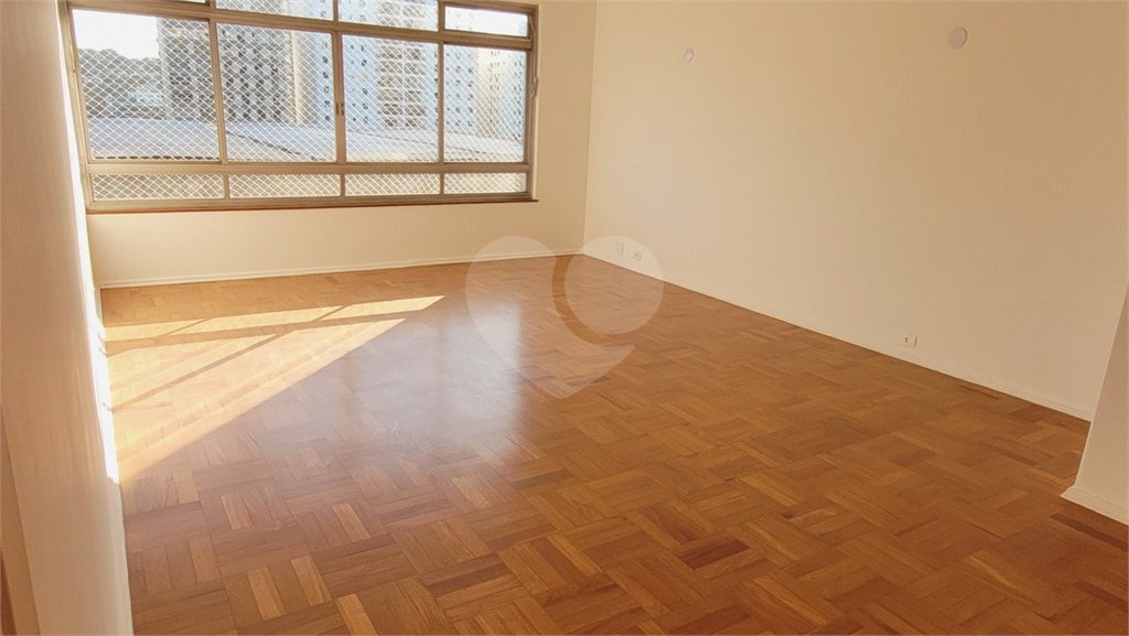Apartamento para alugar com 3 quartos, sendo 1 suíte, em Jardim Europa, São Paulo, SP