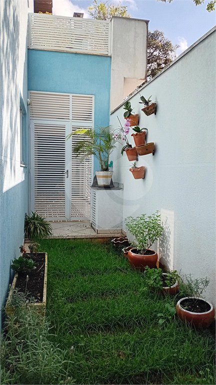 Sobrado à venda com 4 quartos, sendo 2 suítes,  em Vila Gilda, Santo André, SP