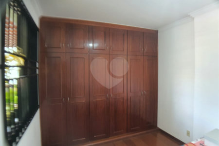 Apartamento no Edíficio Alexandre Previeiro