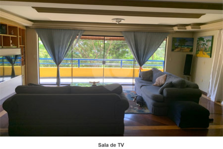 Casa à venda com 4 quartos, sendo 2 suítes, no condomínio Aruã, Mogi das Cruzes - SP