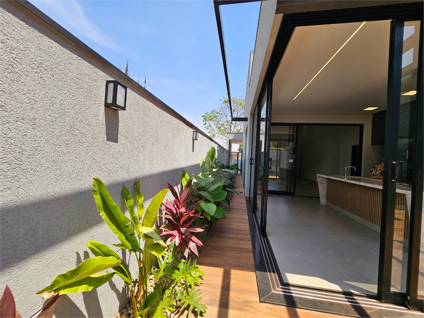 Casa à venda com 4 suítes no condomínio Residencial Terras de Siena, Ribeirão Preto - SP
