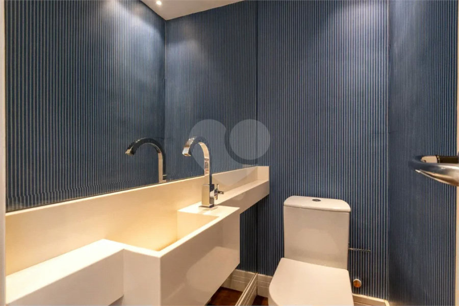 Apartamento para venda em Moema com 2 quartos, sendo 2 suítes, 70m²