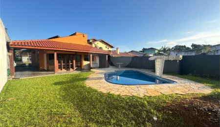 Casa à venda com 3 quartos, sendo 2 suítes,  em Morada da Praia, Bertioga, SP