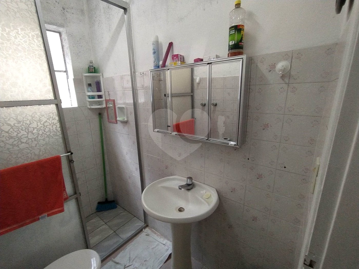 Casa à venda com 6 quartos, sendo 2 suítes, em Chora Menino, São Paulo, SP