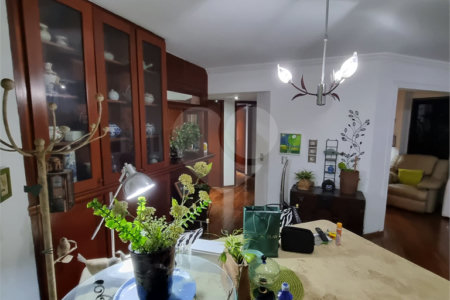 Apartamento à venda com 3 quartos, sendo 1 suíte, em Indianópolis, São Paulo, SP