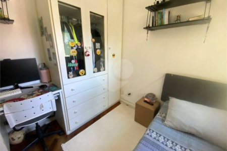 Casa à venda com 4 quartos, sendo 1 suíte, em Vila São Silvestre, São Paulo, SP