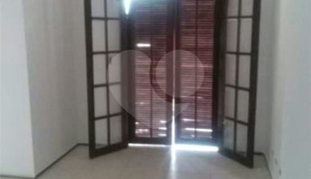 Sobrado à venda com 3 quartos, sendo 1 suíte, em Jardim Monte Kemel, São Paulo, SP