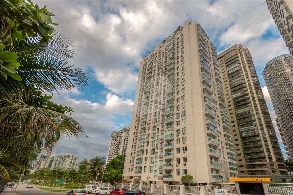 Apartamento à venda com 4 quartos, sendo 2 suítes,  em Barra da Tijuca, Rio de Janeiro, RJ