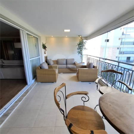 Apartamento à venda com 3 suítes em Jardim Marajoara, São Paulo, SP