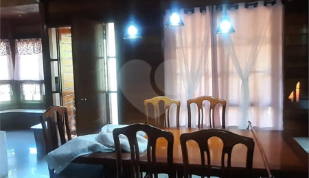 Casa à venda com 5 quartos, sendo 1 suíte,  no condomínio Parque Suiça, Caieiras - SP
