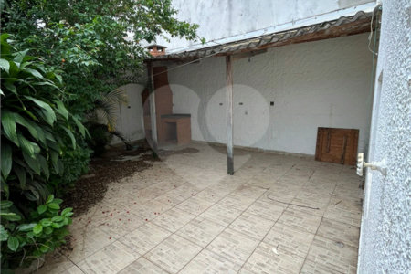 Sobrado à venda com 3 quartos em Vila Nivi, São Paulo, SP