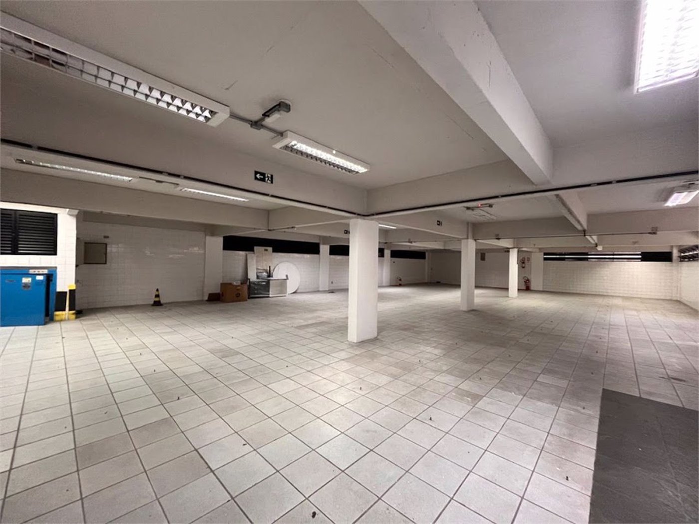 Prédio Corporativo em Santos | 4 Pavimentos | Galpão com Pé-Direito Duplo | Estrutura para +200 Pessoas | Compra Ou Locação