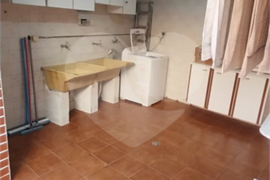 Casa à venda com 3 quartos, sendo 1 suíte, em Vila Scarpelli, Santo André, SP