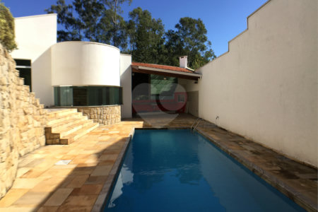 Casa à venda com 4 suítes no condomínio Estância Marambaia, Vinhedo - SP