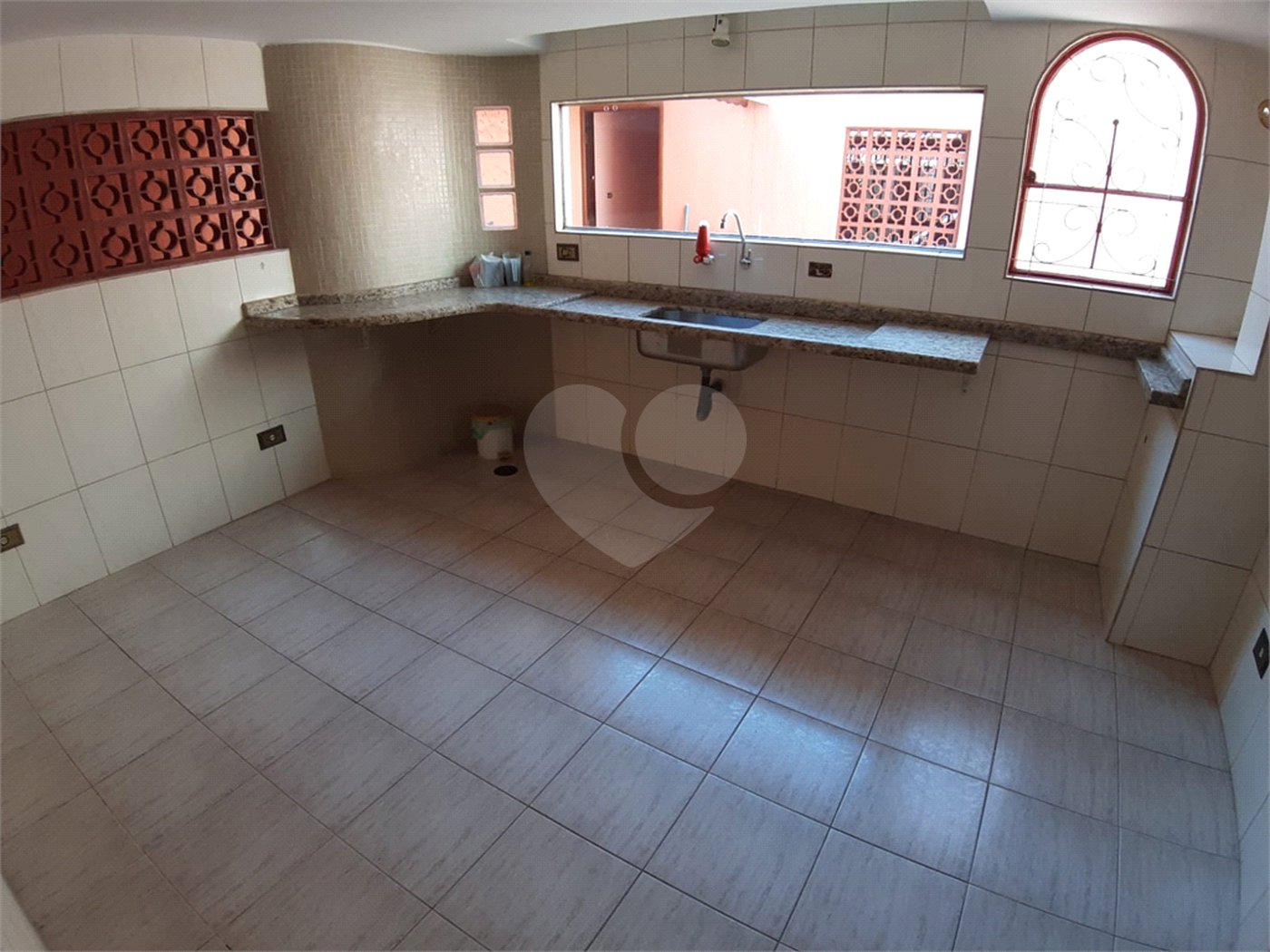 Sobrado à venda com 3 quartos, sendo 1 suíte, em Tremembé, São Paulo, SP
