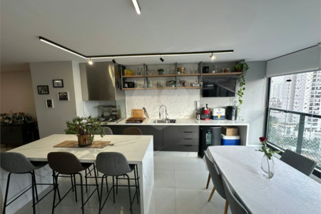 Apartamento à venda com 3 suítes em Vila Romana, São Paulo, SP