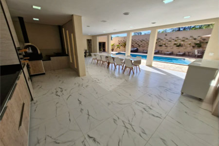 Casa à venda com 4 suítes no condomínio Villa Viana II, Cotia - SP
