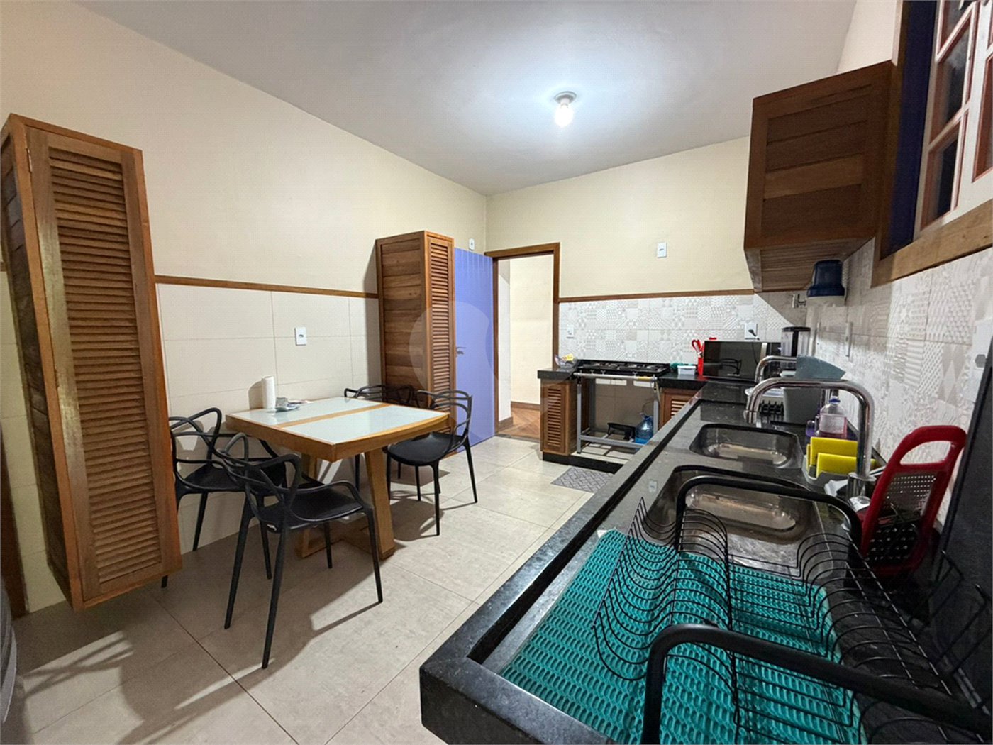 Casa à venda com 4 quartos, sendo 2 suítes, em Ogiva, Cabo Frio, RJ