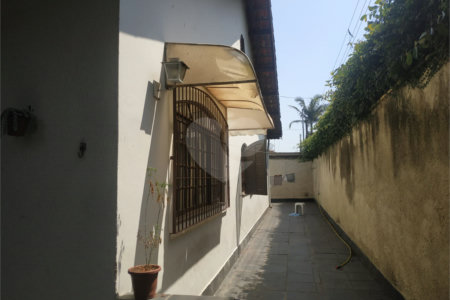 Casa Térrea à venda com 3 quartos, sendo 1 suíte,  em Interlagos, São Paulo, SP