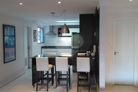 Apartamento à venda com 3 suítes em Jardim Londrina, São Paulo, SP