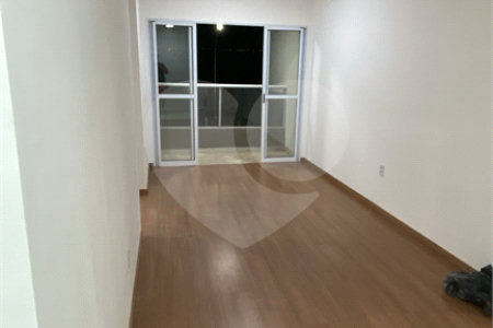Apartamento à venda com 2 quartos, sendo 1 suíte,  em Jardim dos Manacás, Araraquara, SP