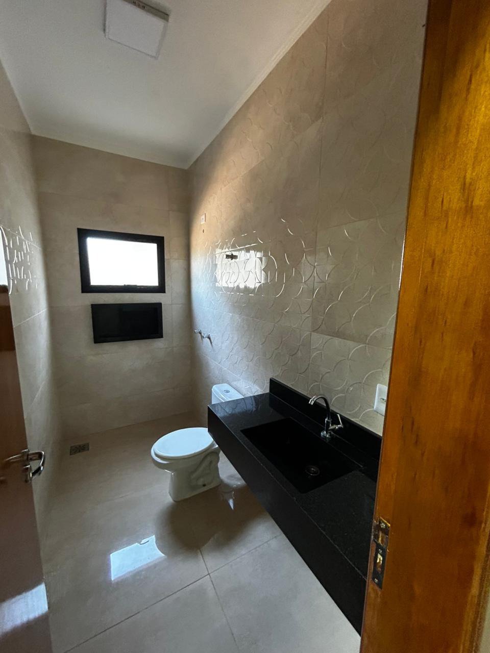 Casa à venda com 3 quartos, sendo 1 suíte,  em Três Lagoas, MS