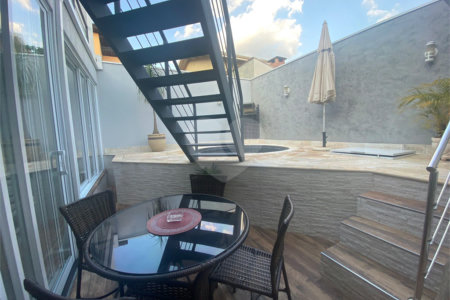 Casa à venda com 4 suítes no condomínio Okinawa, Paulínia - SP