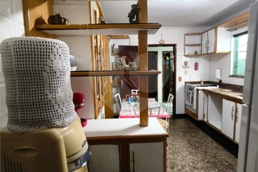 Sobrado à venda com 3 quartos, sendo 1 suíte, em Tremembé, São Paulo, SP