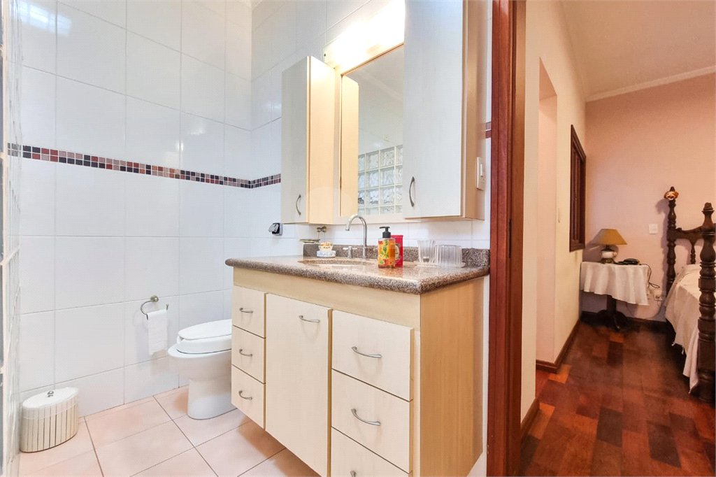 Casa à venda com 4 quartos, sendo 3 suítes, no condomínio Morada da Serra, São José dos Campos - SP