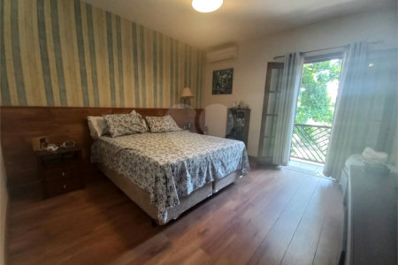 Casa à venda com 5 quartos, sendo 3 suítes,  em Jardim Bonfiglioli, São Paulo, SP
