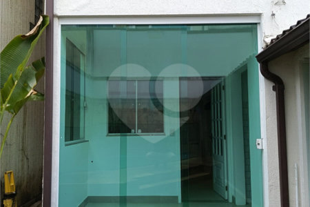 Casa à venda com 3 quartos, sendo 1 suíte, no condomínio Paraíso Classe A, Rio de Janeiro - RJ