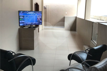 Sobrado à venda com 3 quartos, sendo 2 suítes, em Jardim Tropical, Cuiabá, MT