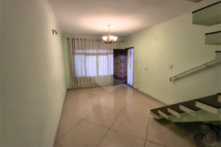 Sobrado à venda com 3 quartos em Vila Paulo Silas, São Paulo, SP