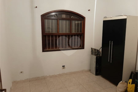 Casa à venda com 6 quartos em Jardim Santa Clara, Guarulhos, SP