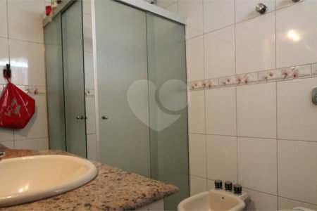 Sobrado à venda com 4 suítes em Vila Cordeiro, São Paulo, SP