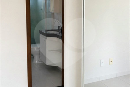 Casa à venda com 3 quartos, sendo 1 suíte,  no condomínio Maison Vert, Várzea Grande - MT