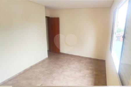 Sobrado à venda com 3 quartos, sendo 1 suíte,  em Cidade São Francisco, São Paulo, SP