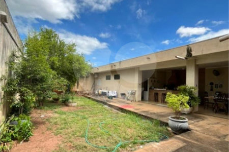 Casa à venda com 5 quartos, sendo 3 suítes,  em Jardim Novo Aeroporto, Três Lagoas, MS