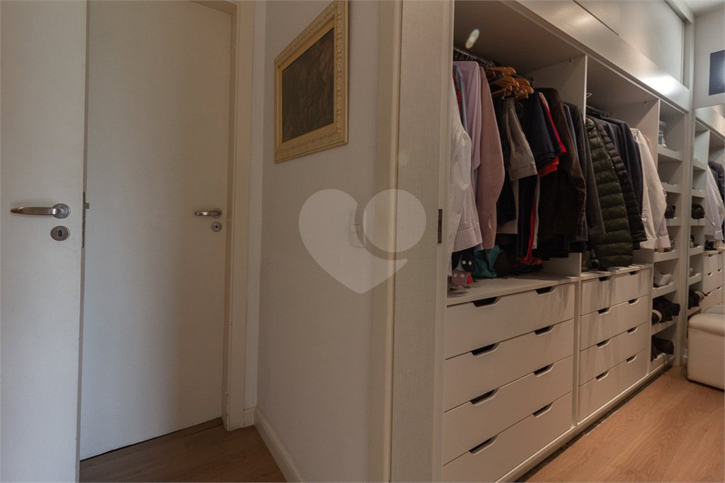 Apartamento à venda com 4 quartos, sendo 2 suítes,  em Jardim Parque Morumbi, São Paulo, SP