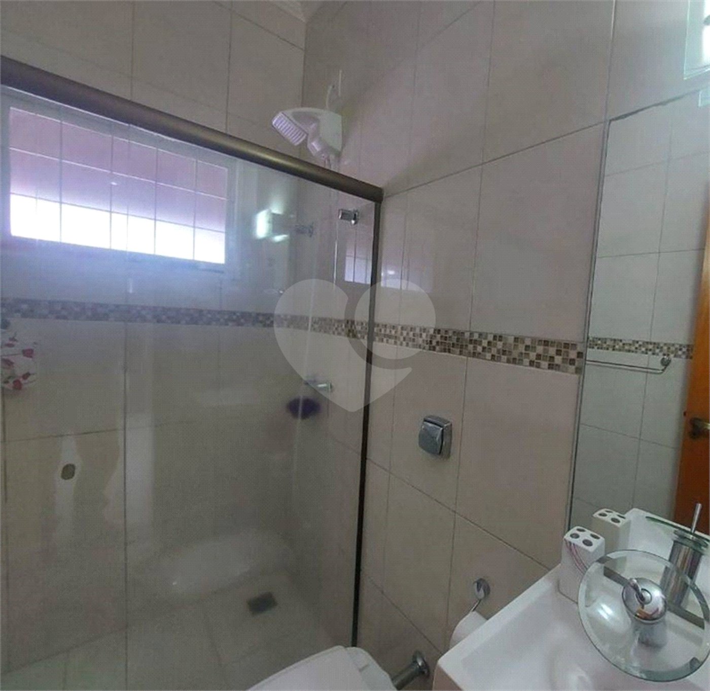 Casa à venda com 5 quartos, sendo 1 suíte, em Jardim Shangri-lá, Atibaia, SP