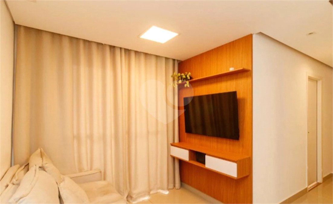 Apartamento à venda com 3 quartos, sendo 1 suíte,  em Vila Medeiros, São Paulo, SP