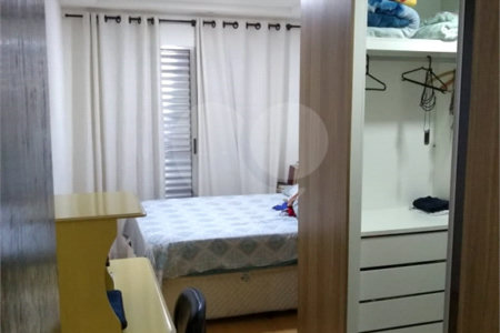 Sobrado à venda com 3 quartos, sendo 1 suíte, em Vila Santa Margarida, Ferraz de Vasconcelos, SP