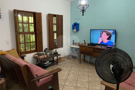 Casa à venda com 3 quartos, sendo 1 suíte,  em Jardim Fonte Áurea, Poá, SP